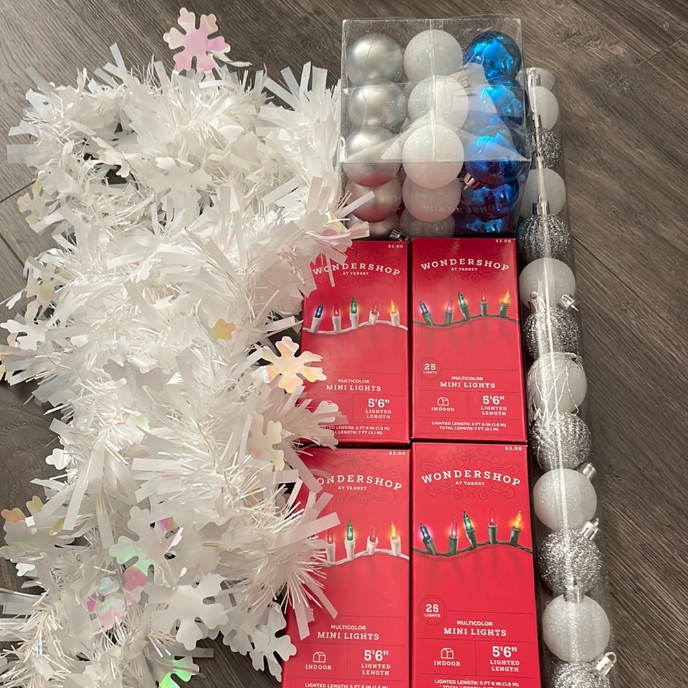 Brand new Christmas Decorations, Ornaments, and Lights